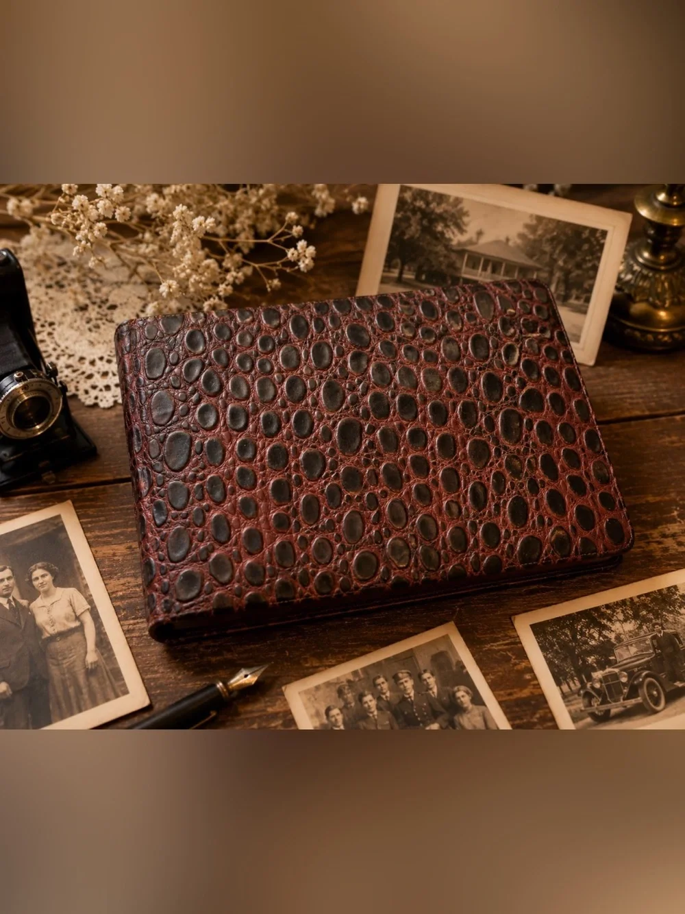 Vintage Horn 7546 Faux Alligator Photo Album Made in USA Brown Scrapbook Memory